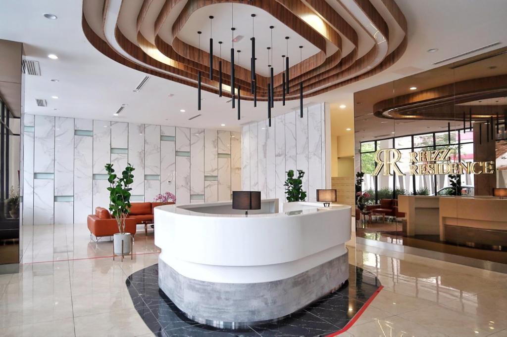 Reizz By Sweet Aparthotel *