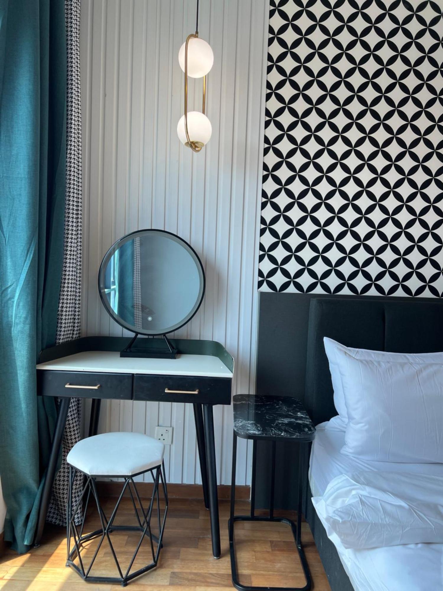 Reizz By Sweet Aparthotel